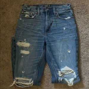 High rise A&F destroyed mom jean